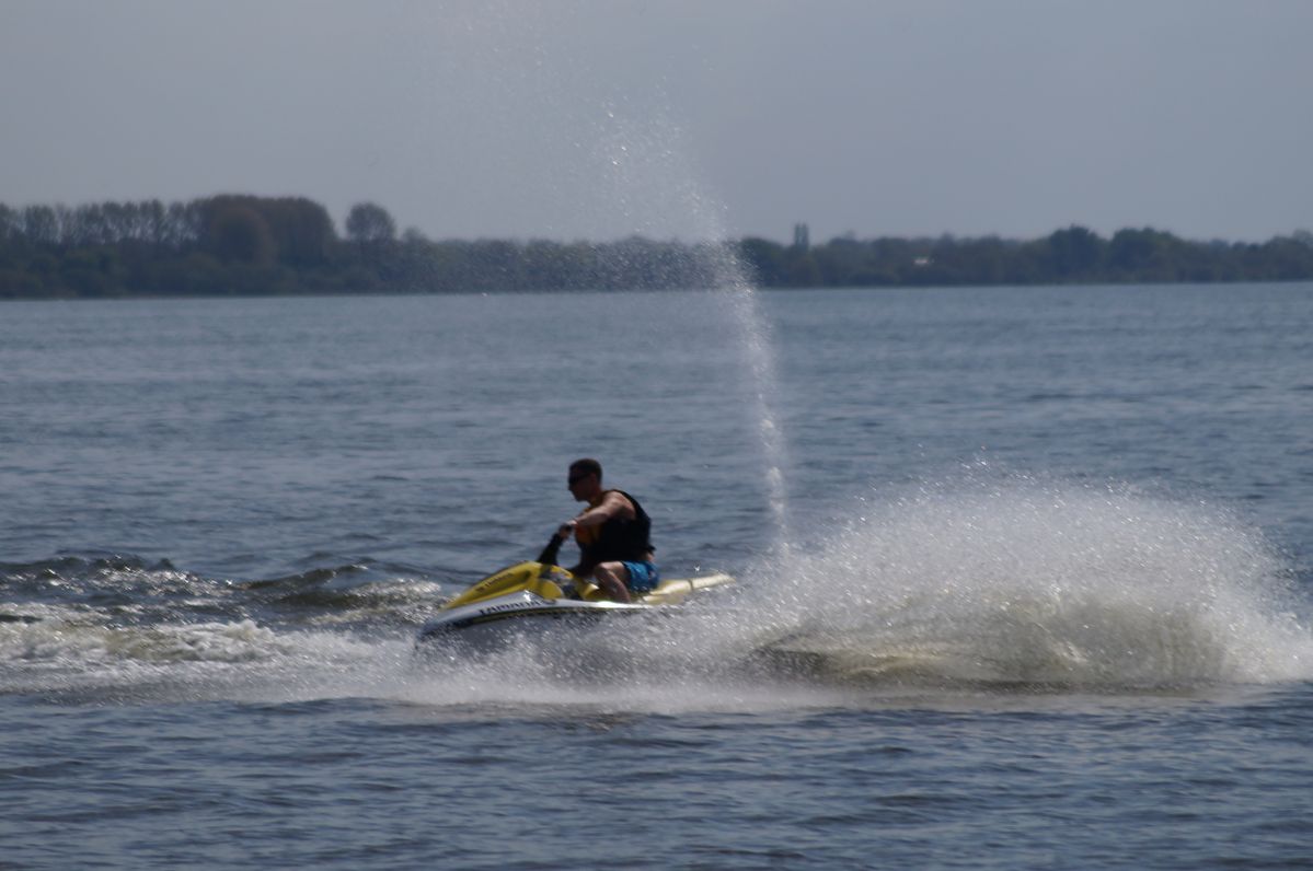 Jet ski turning