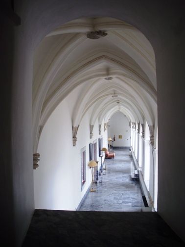 Portugal - a cloister of Beja Inn 